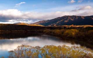 91爆料猛料吃瓜没人想到会从这里炸开，让人越看越发凉，表面是瓜，底下全是情绪，前后两段根本对得上